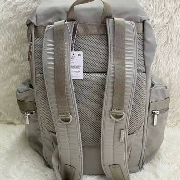 lululemon丨Wunderlust Backpack 25L - Picture 2 of 6